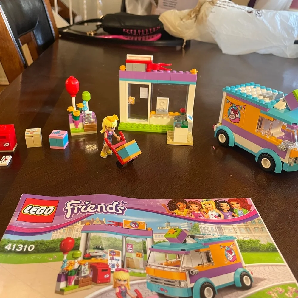 Lego Friends: Heartlake Gift Delivery (41310) Complete--185 pieces--no box